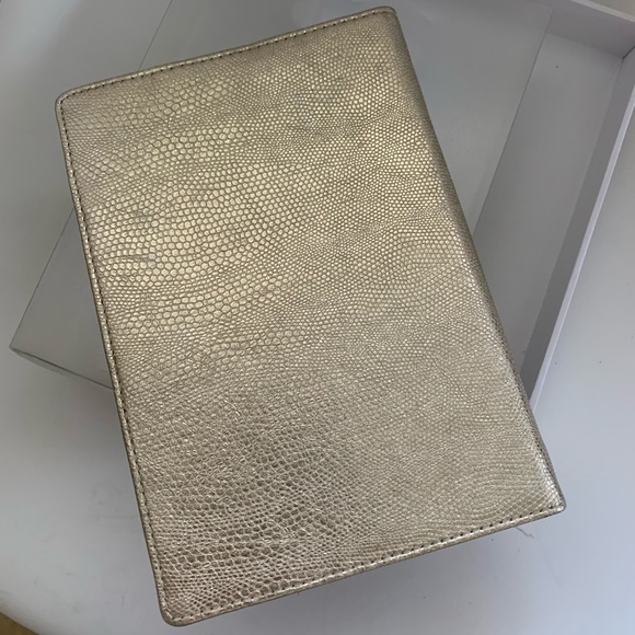 NIB Lilly Pulitzer | sparkle nook case - Picture 5 of 9